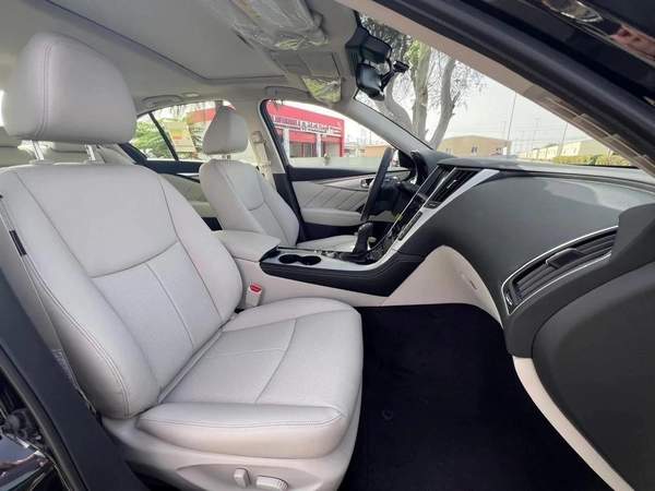 Infiniti Q50 Luxe 3.0L