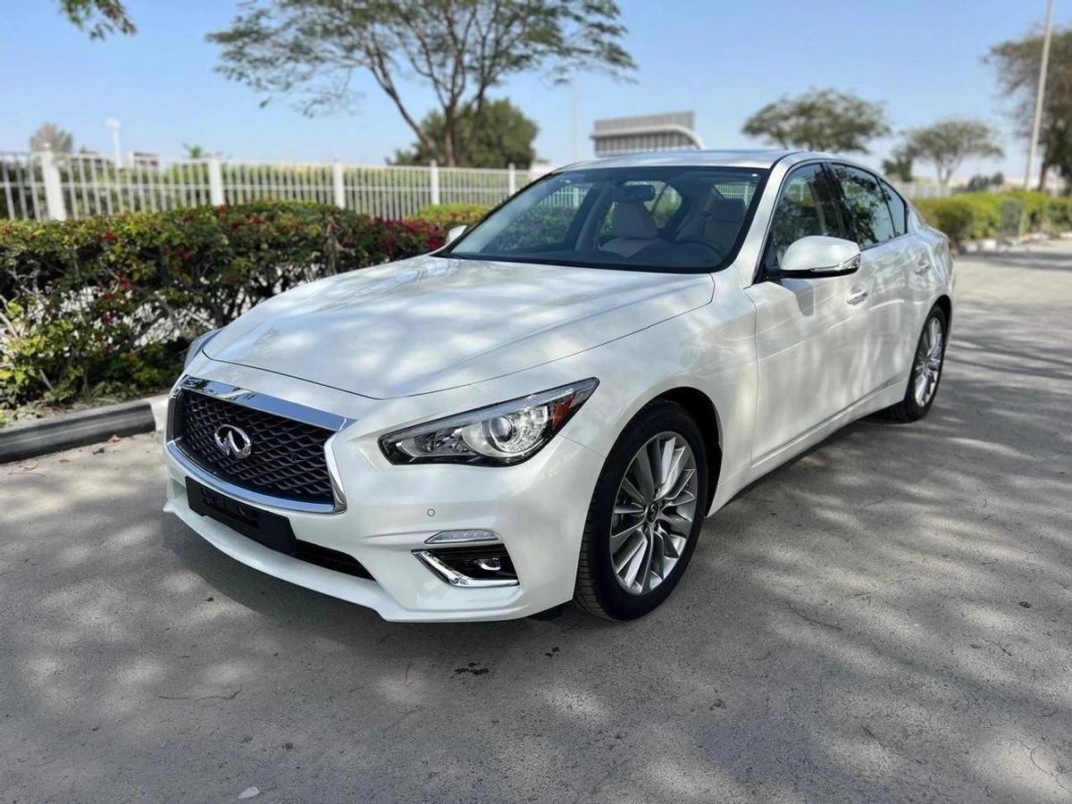 Infiniti Q50 Luxe 3.0L-0-0