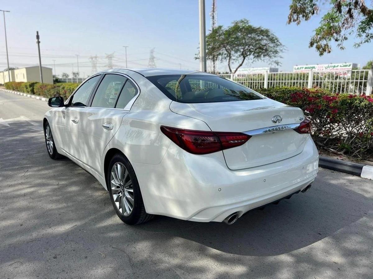 Infiniti Q50 Luxe 3.0L-2-2