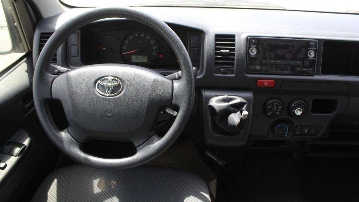 Toyota Hiace Toyota Hiace 2.5L High Roof Diesel old ship 2025-10-10