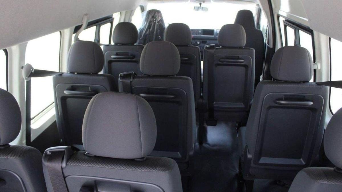 Toyota Hiace Toyota Hiace 2.5L High Roof Diesel old ship 2025-14-14