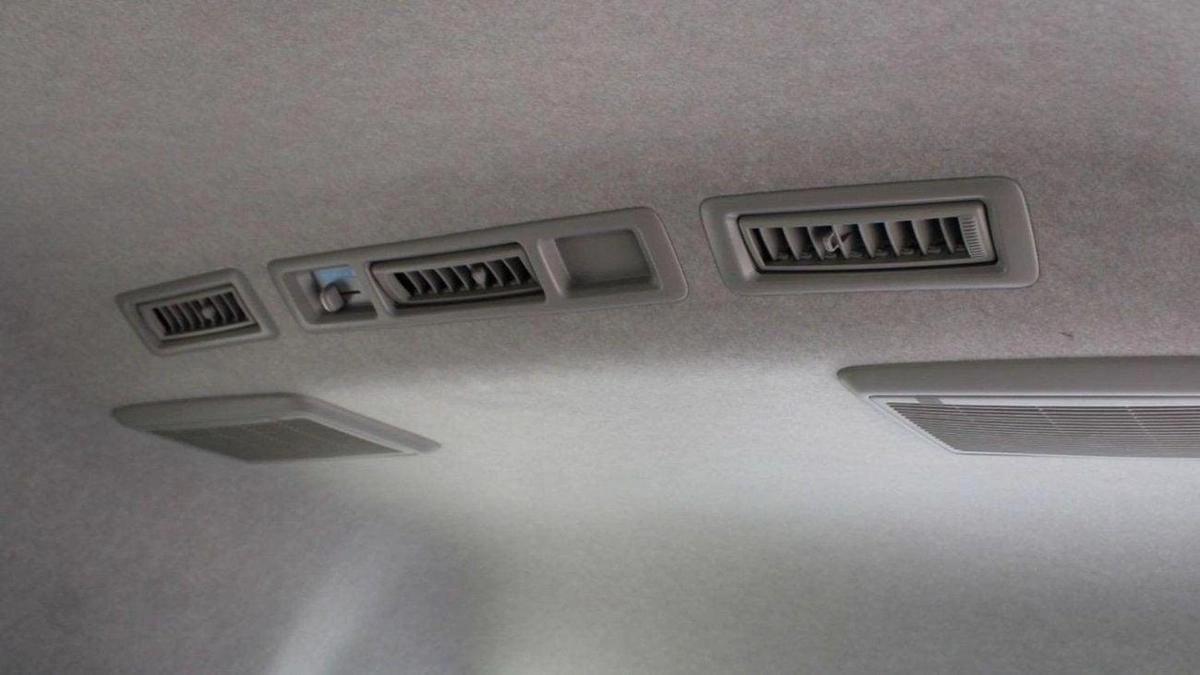 Toyota Hiace Toyota Hiace 2.5L High Roof Diesel old ship 2025-15-15