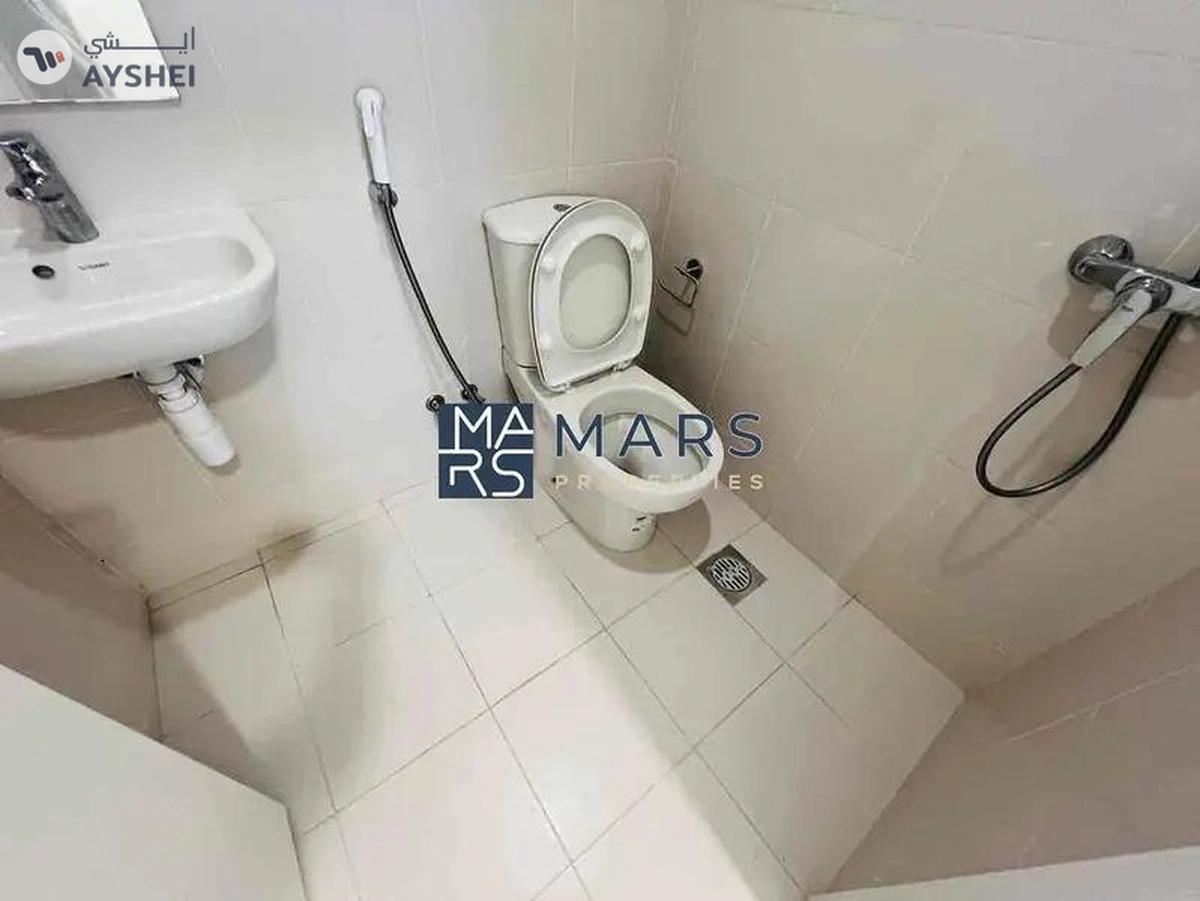 Luxurious 4 bedroom villa available for rent in sendian Masaar 200k-20-20