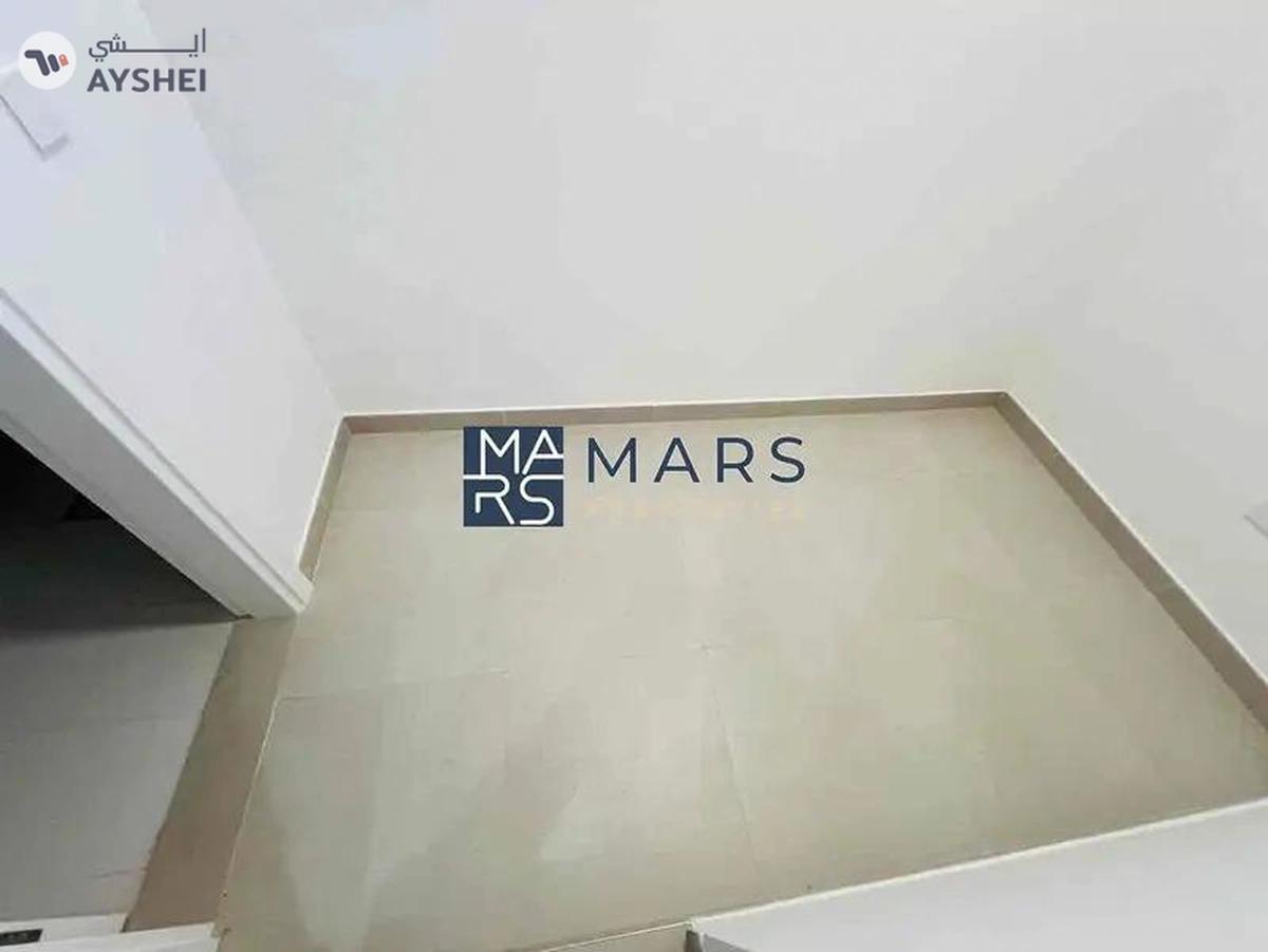 Luxurious 4 bedroom villa available for rent in sendian Masaar 200k-24-24