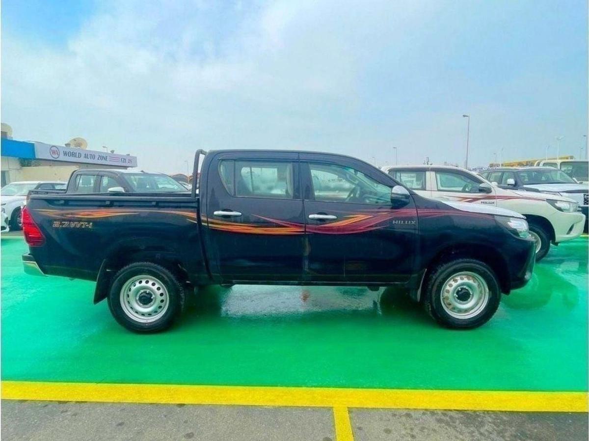 Toyota Hilux 2.7 L // 4X4 // BASIC OPTION // -7-7