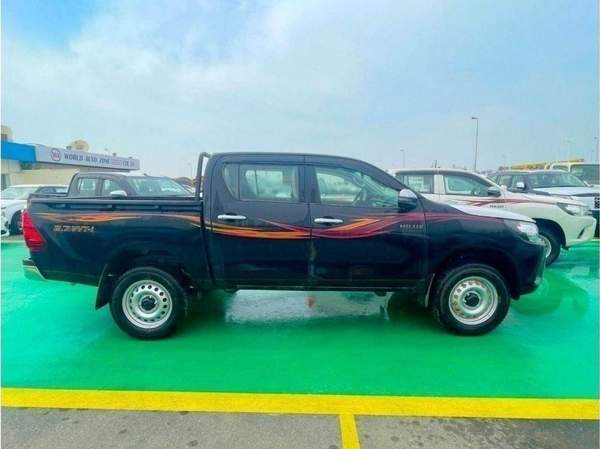 Toyota Hilux 2.7 L // 4X4 // BASIC OPTION //