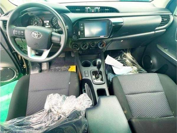 Toyota Hilux 2.7 L // 4X4 // BASIC OPTION //