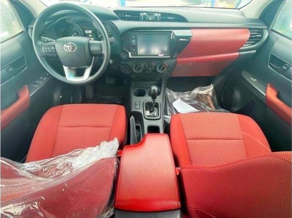Toyota Hilux 2.7 L // 4X4 // BASIC OPTION //