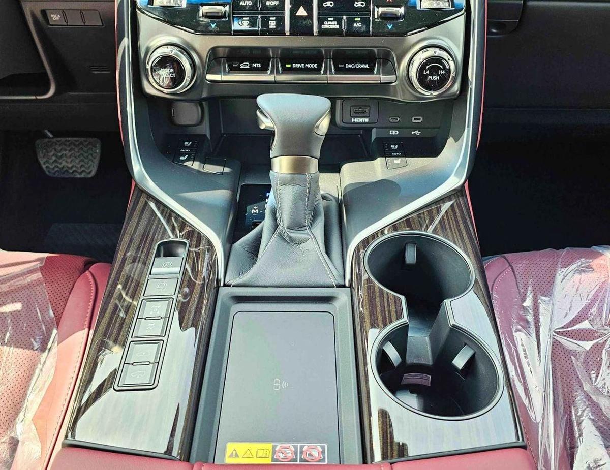 Lexus LX 500 MARK LEVINSON | 3.3L V6 DIESEL | RADAR | PWR WITH LEATHER SEATS / HEADS UP DISPLAY / FULL OPTION (CO-12-12