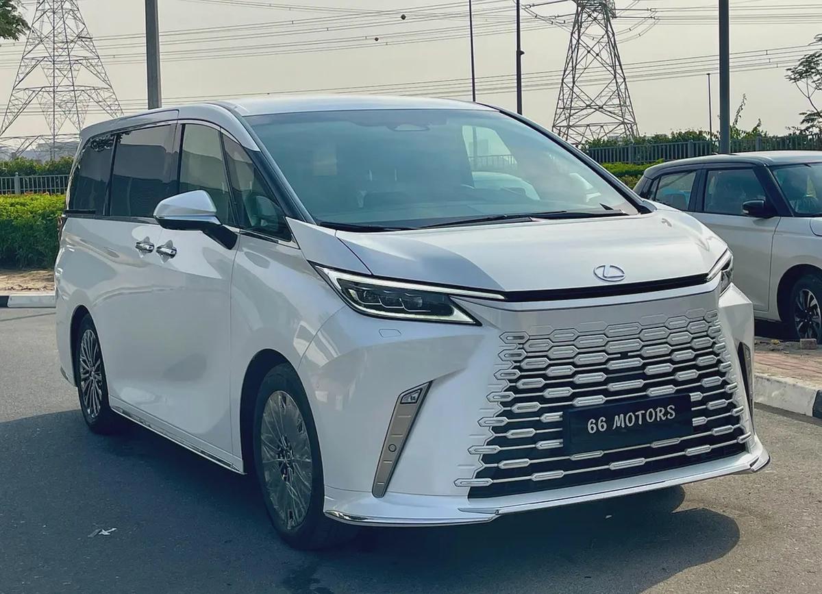 2026 Lexus Lm350 VIP Seats -- Where Business Class becomes First Class on wheels-0-0