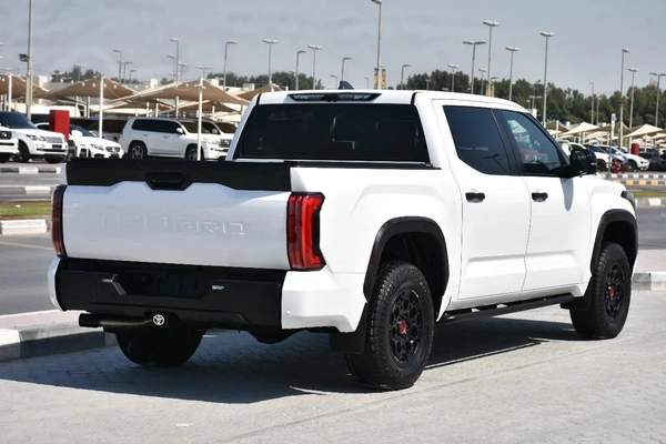 TUNDRA TRD PRO HYBRID 4.W.D. 2024 | WHITE