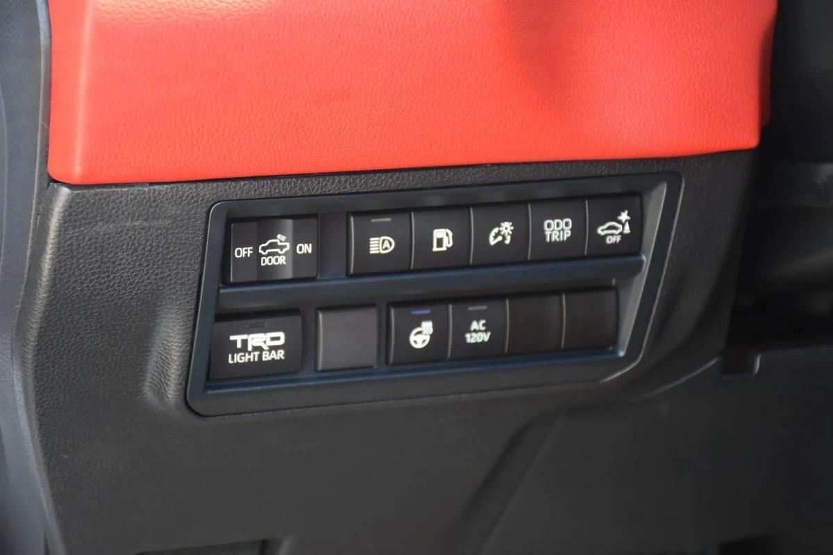 TUNDRA TRD PRO HYBRID 4.W.D. 2024 | WHITE-7-7