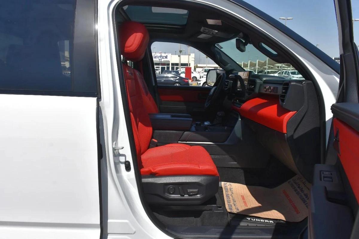 TUNDRA TRD PRO HYBRID 4.W.D. 2024 | WHITE-5-5
