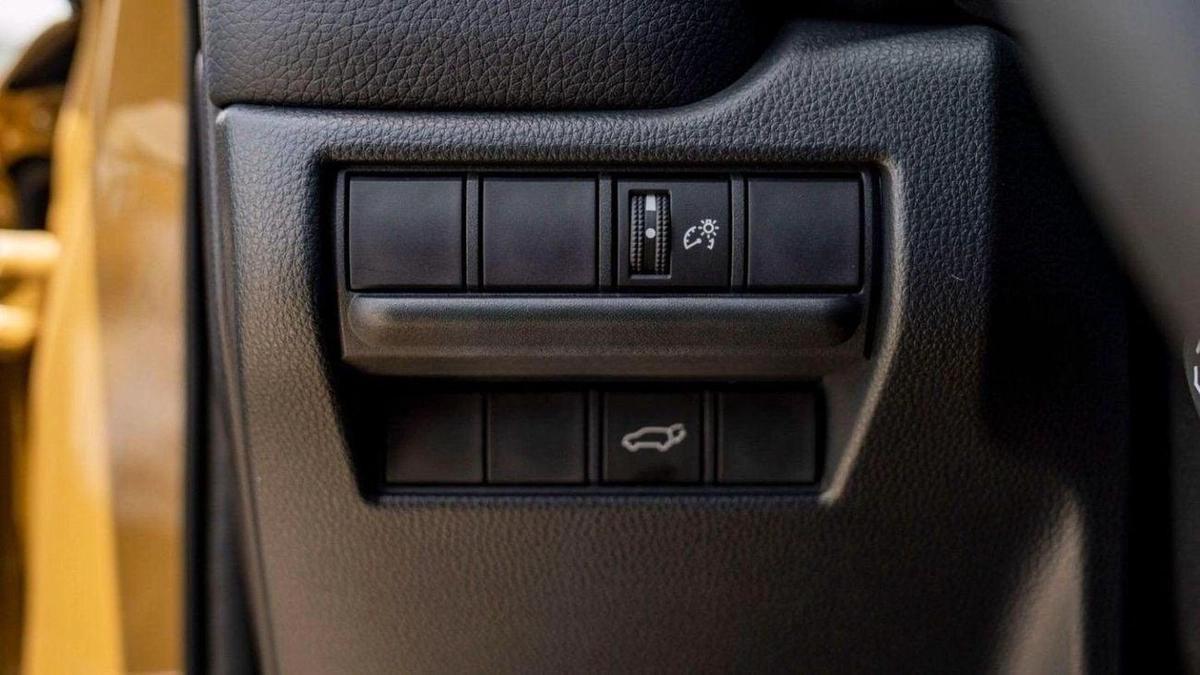 Toyota Prado TOYOTA PRADO 250 2.4P AT FIRST EDITION MY2025 – SAND & GREY ROOF-12-12