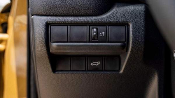 Toyota Prado TOYOTA PRADO 250 2.4P AT FIRST EDITION MY2025 – SAND & GREY ROOF