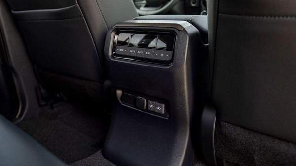 Toyota Prado TOYOTA PRADO 250 2.4P AT FIRST EDITION MY2025 – SAND & GREY ROOF