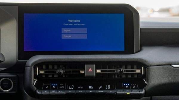 Toyota Prado TOYOTA PRADO 250 2.4P AT FIRST EDITION MY2025 – SAND & GREY ROOF