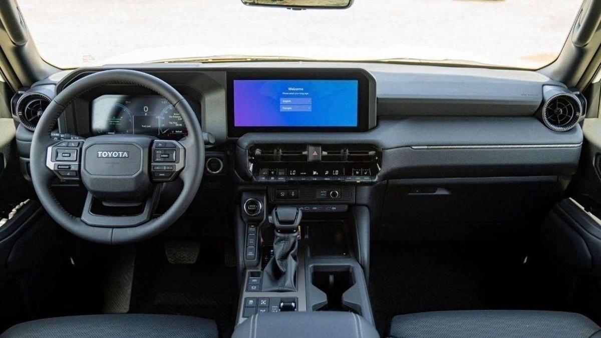 Toyota Prado TOYOTA PRADO 250 2.4P AT FIRST EDITION MY2025 – SAND & GREY ROOF-16-16