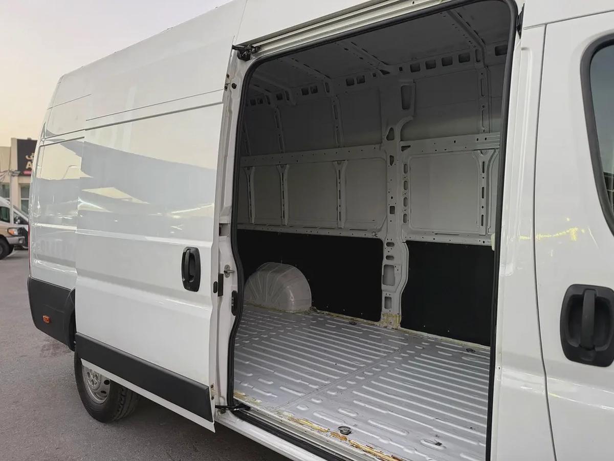 Peugeot Boxer 2023 White High Roof-11-11