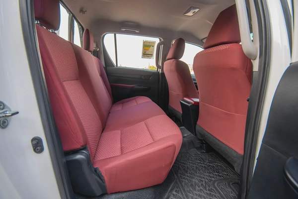Hilux | Double Cabin 4x4 | Diesel Automatic | GCC Specs | Ref#T22628