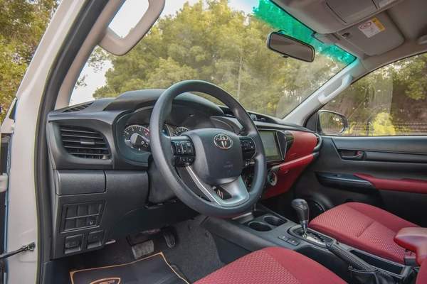 Hilux | Double Cabin 4x4 | Diesel Automatic | GCC Specs | Ref#T22628