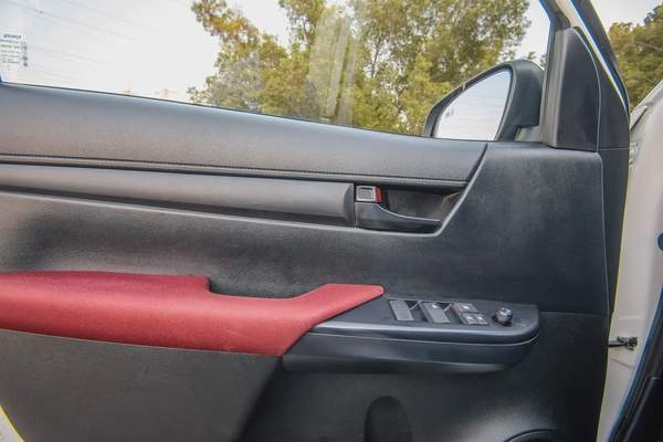 Hilux | Double Cabin 4x4 | Diesel Automatic | GCC Specs | Ref#T22628