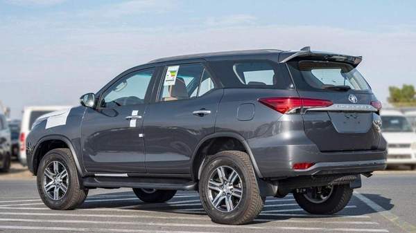 Toyota Fortuner toyota fortuner 2.7L Petrol full option 4*4