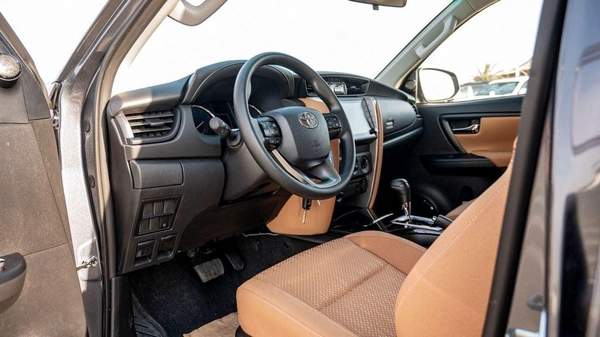 Toyota Fortuner toyota fortuner 2.7L Petrol full option 4*4