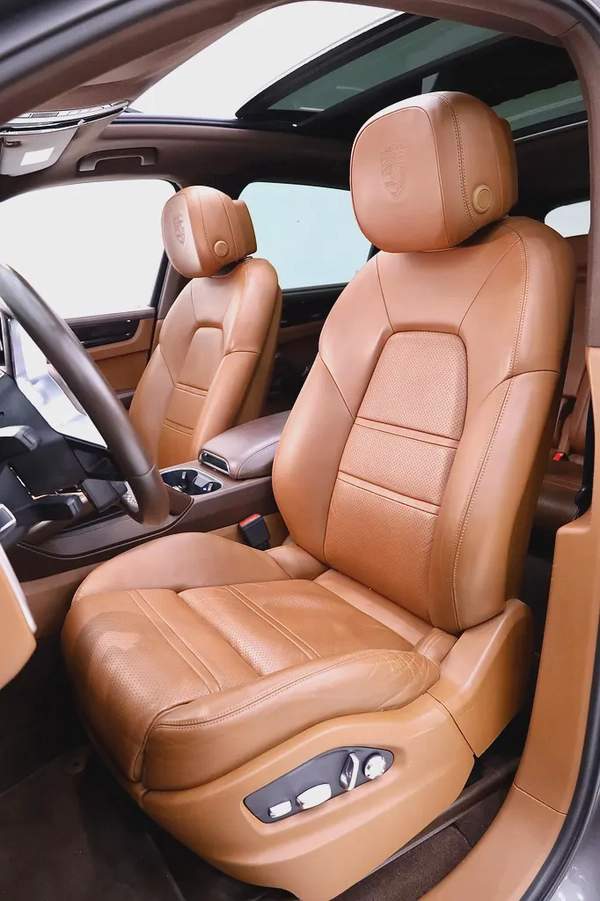 PORSCHE CAYENNE GCC FULLY LOADED + FULL SERVICE HISTORY