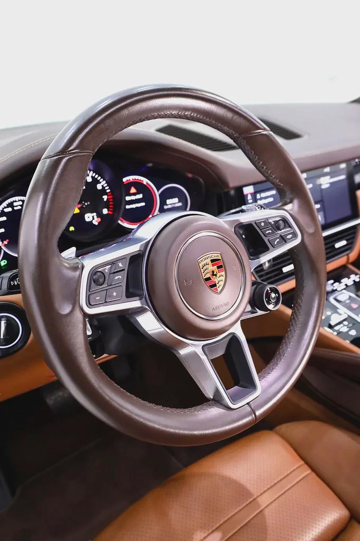 PORSCHE CAYENNE GCC FULLY LOADED + FULL SERVICE HISTORY-9-9