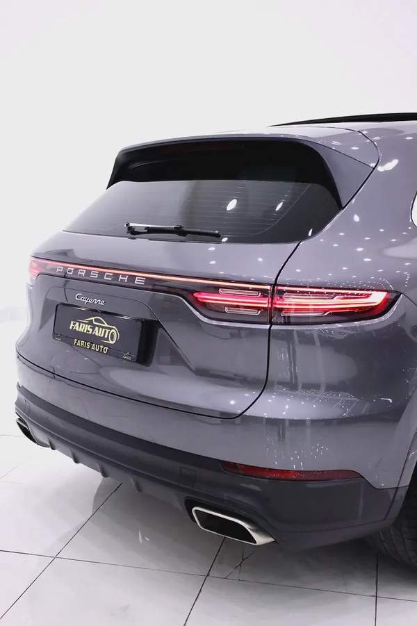 PORSCHE CAYENNE GCC FULLY LOADED + FULL SERVICE HISTORY