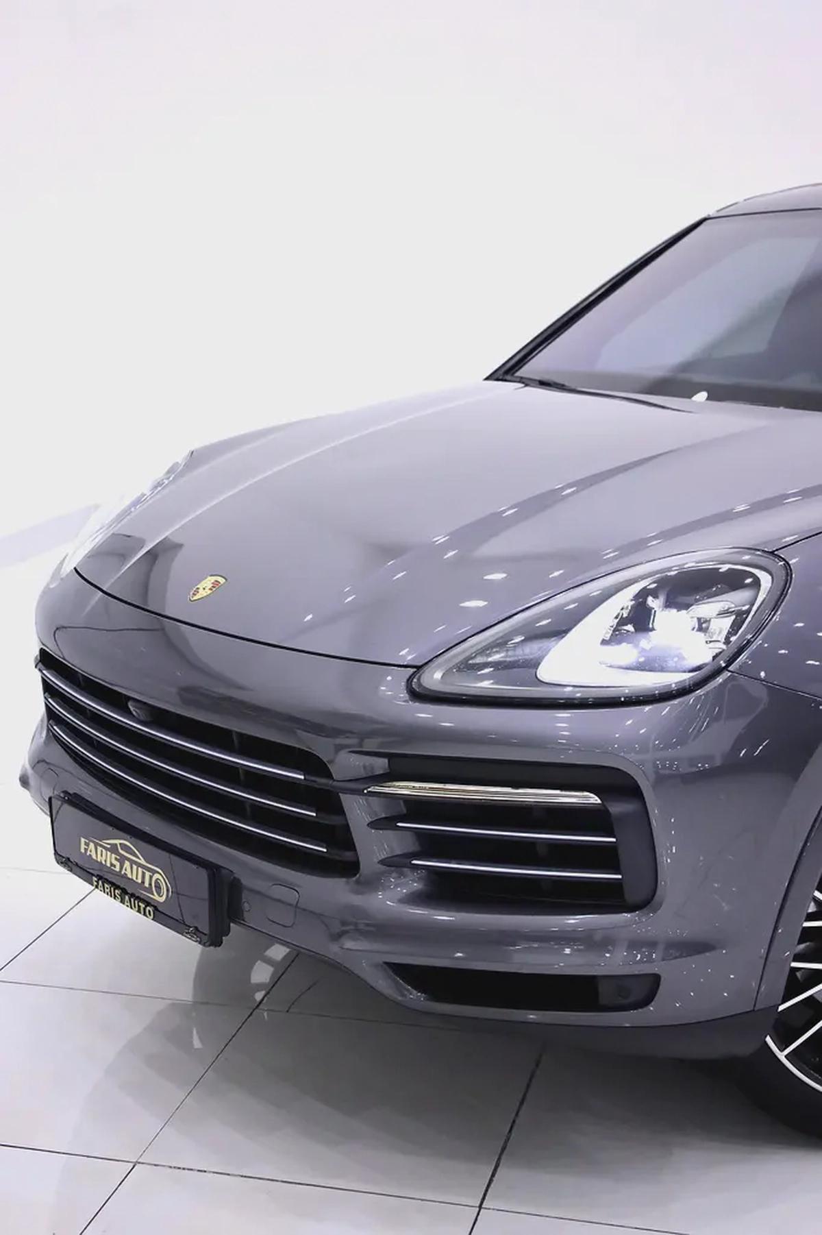 PORSCHE CAYENNE GCC FULLY LOADED + FULL SERVICE HISTORY-18-18