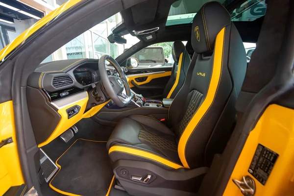 Lamborghini Urus S | 2024 | 1000 km | Under warranty