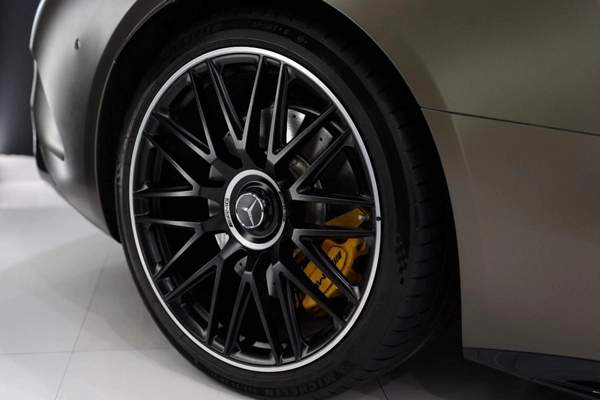 Mercedes-Benz SL 63 AMG