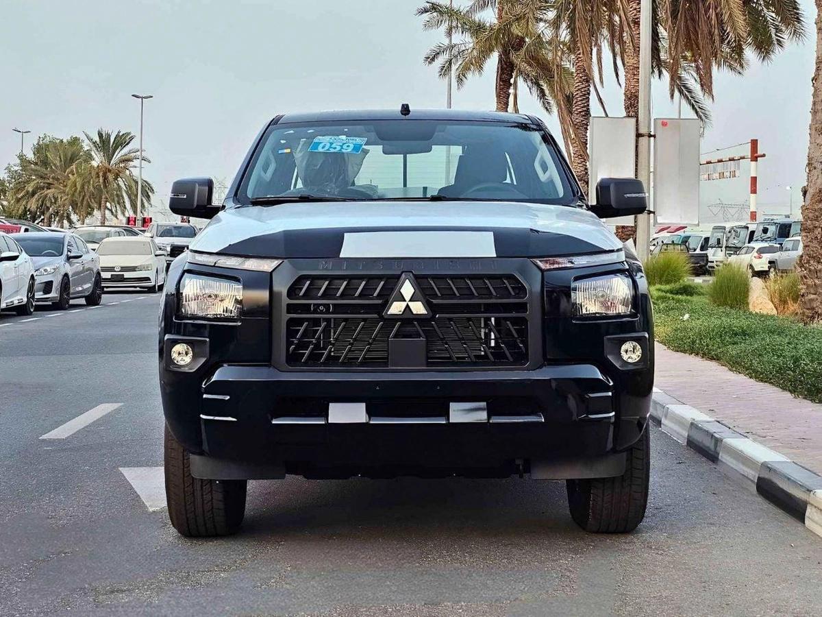 Mitsubishi L200 GLX 2.4L PETROL / MT / HIGH OPTION / CODE# L2DDMB-0-0