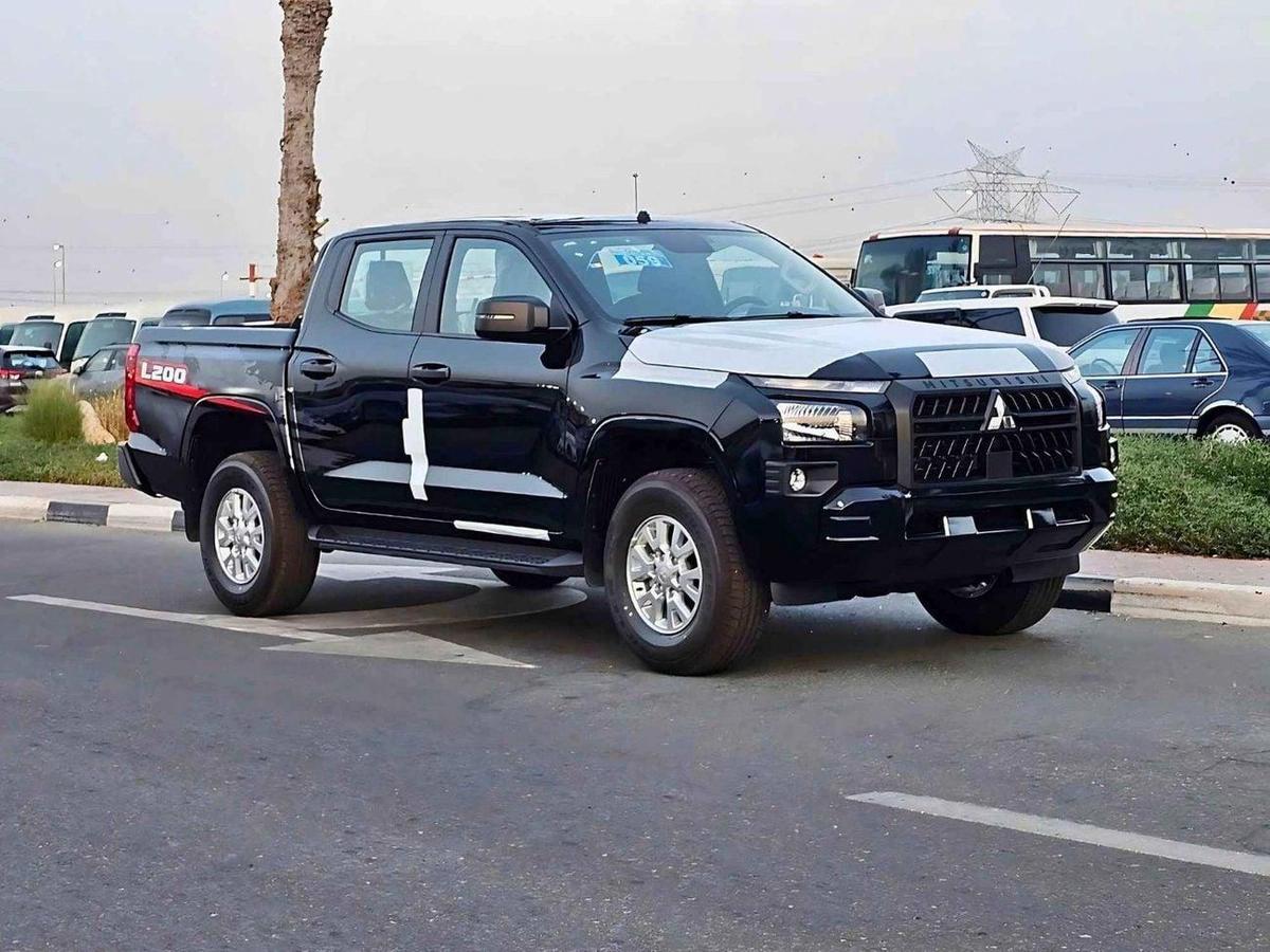 Mitsubishi L200 GLX 2.4L PETROL / MT / HIGH OPTION / CODE# L2DDMB-2-2