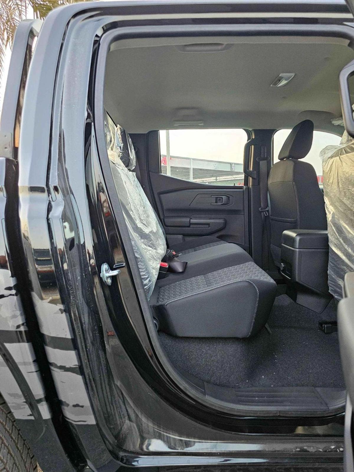 Mitsubishi L200 GLX 2.4L PETROL / MT / HIGH OPTION / CODE# L2DDMB-8-8