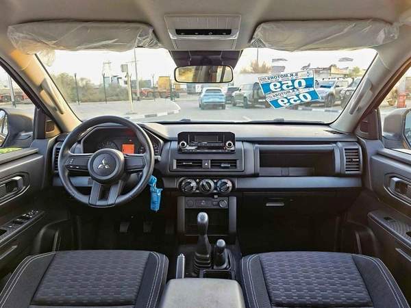 Mitsubishi L200 GLX 2.4L PETROL / MT / HIGH OPTION / CODE# L2DDMB