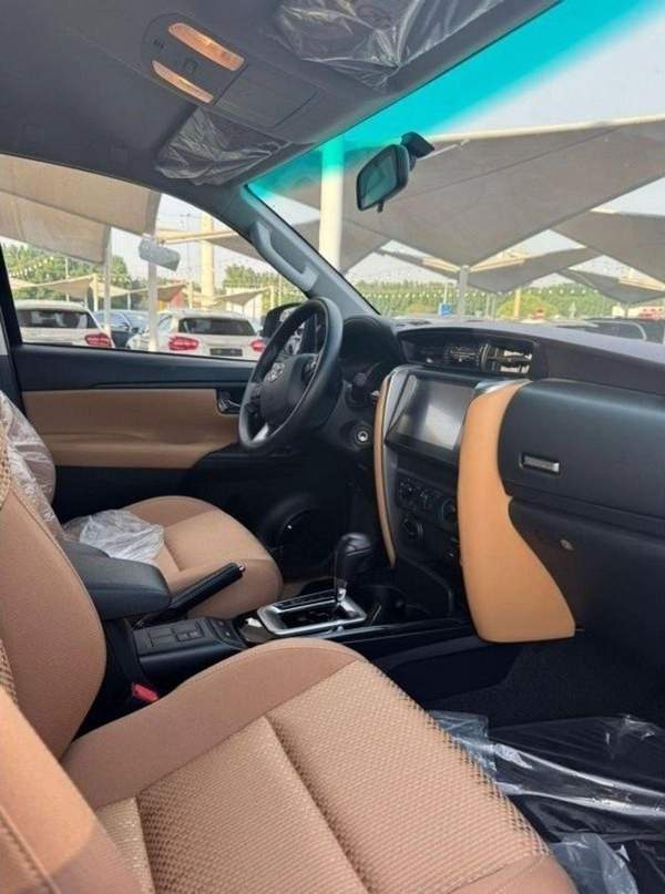 Toyota Fortuner Toyota Fortuner 2.4L Diesel AT MY2024