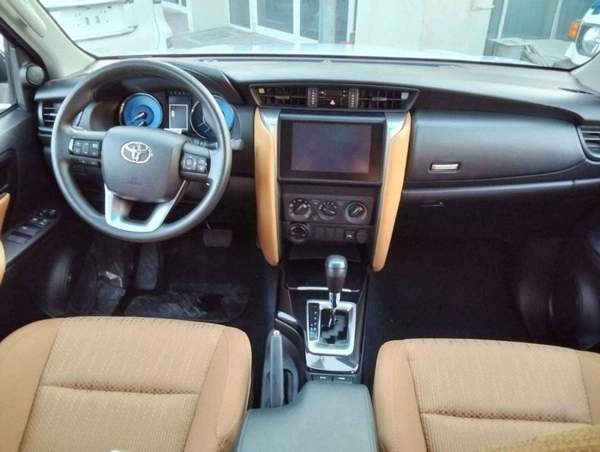 Toyota Fortuner Toyota Fortuner 2.4L Diesel AT MY2024