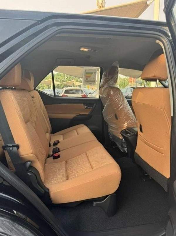 Toyota Fortuner Toyota Fortuner 2.4L Diesel AT MY2024