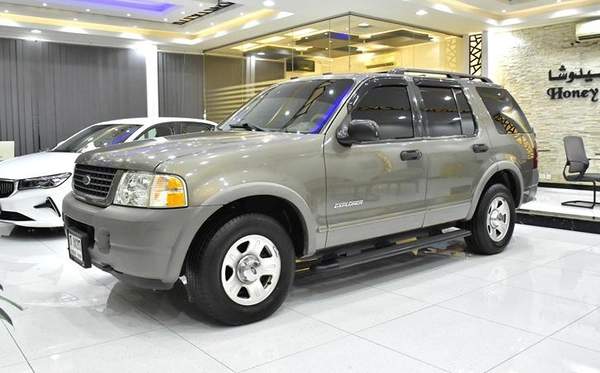 Ford Explorer XLS 4x4 ( 2002 Model ) in Grey Color GCC Specs
