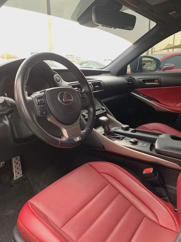 لكزس اي اس 300. F سبورت 2020