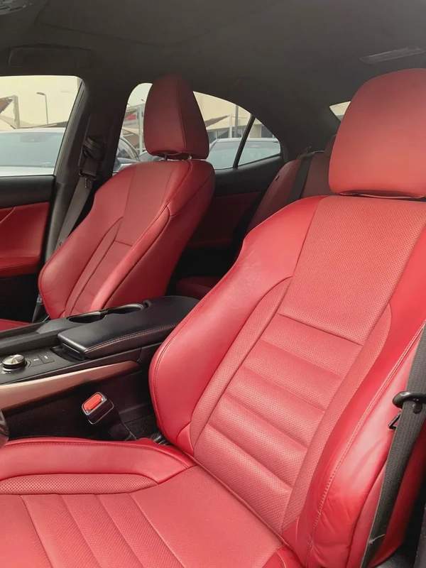 لكزس اي اس 300. F سبورت 2020