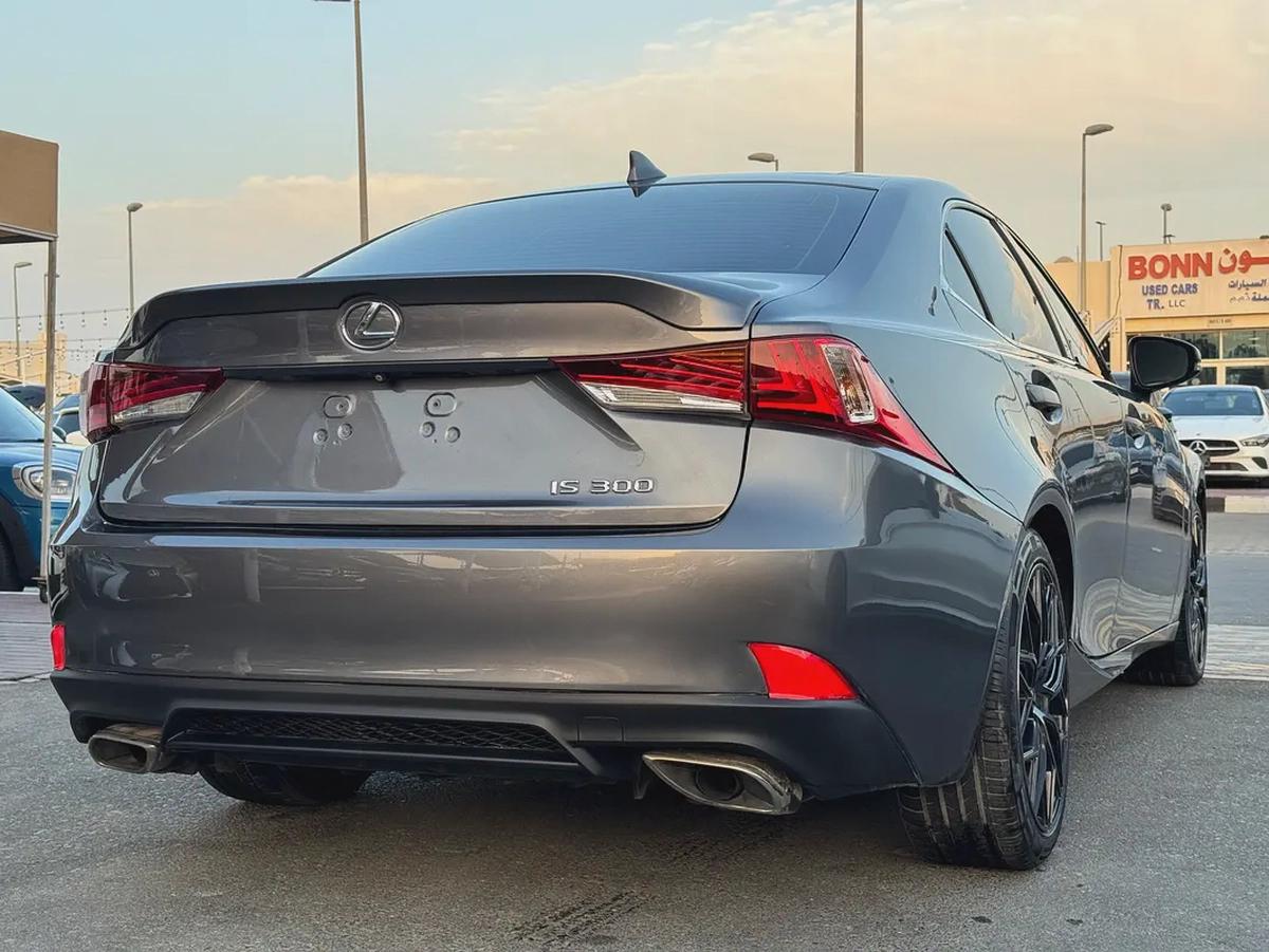 لكزس IS300 V4 2.0L موديل 2019 وارد فل اوبشن بحاله ممتازه-9-9