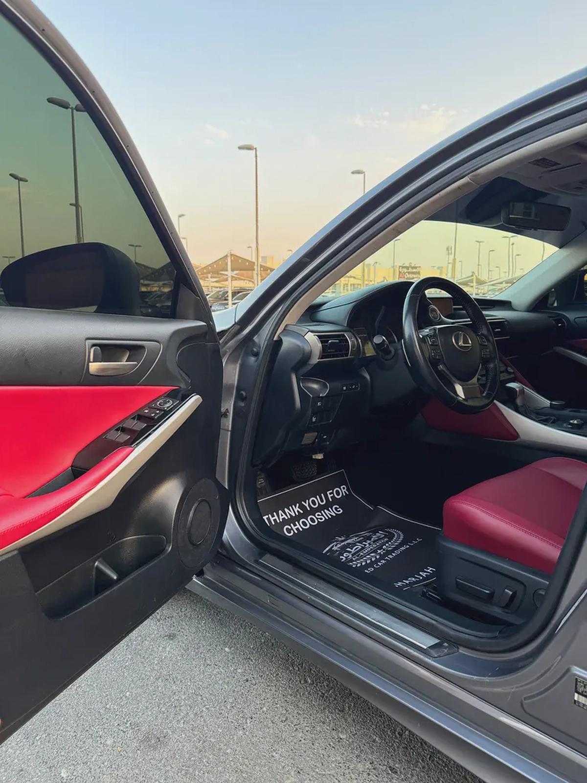 لكزس IS300 V4 2.0L موديل 2019 وارد فل اوبشن بحاله ممتازه-14-14