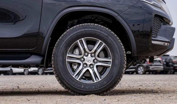 Toyota Fortuner FORTUNER 2.7L 4WD PETROL 2025