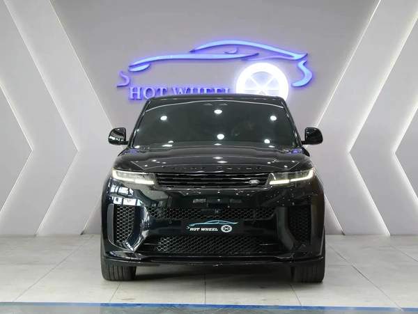 2025 - Range Rover Sport SV - V8 with warranty
