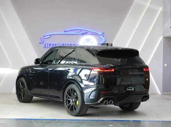 2025 - Range Rover Sport SV - V8 with warranty