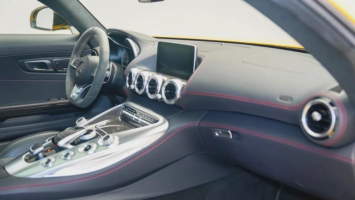 Special Offer | Low KM, 1 Owner, Special Color | AMG GT S Edition 1-6-6